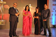   presenter   Dheeraj Kunzru   winner   Awards Initiative by a News Channel Hindi   IBN7.